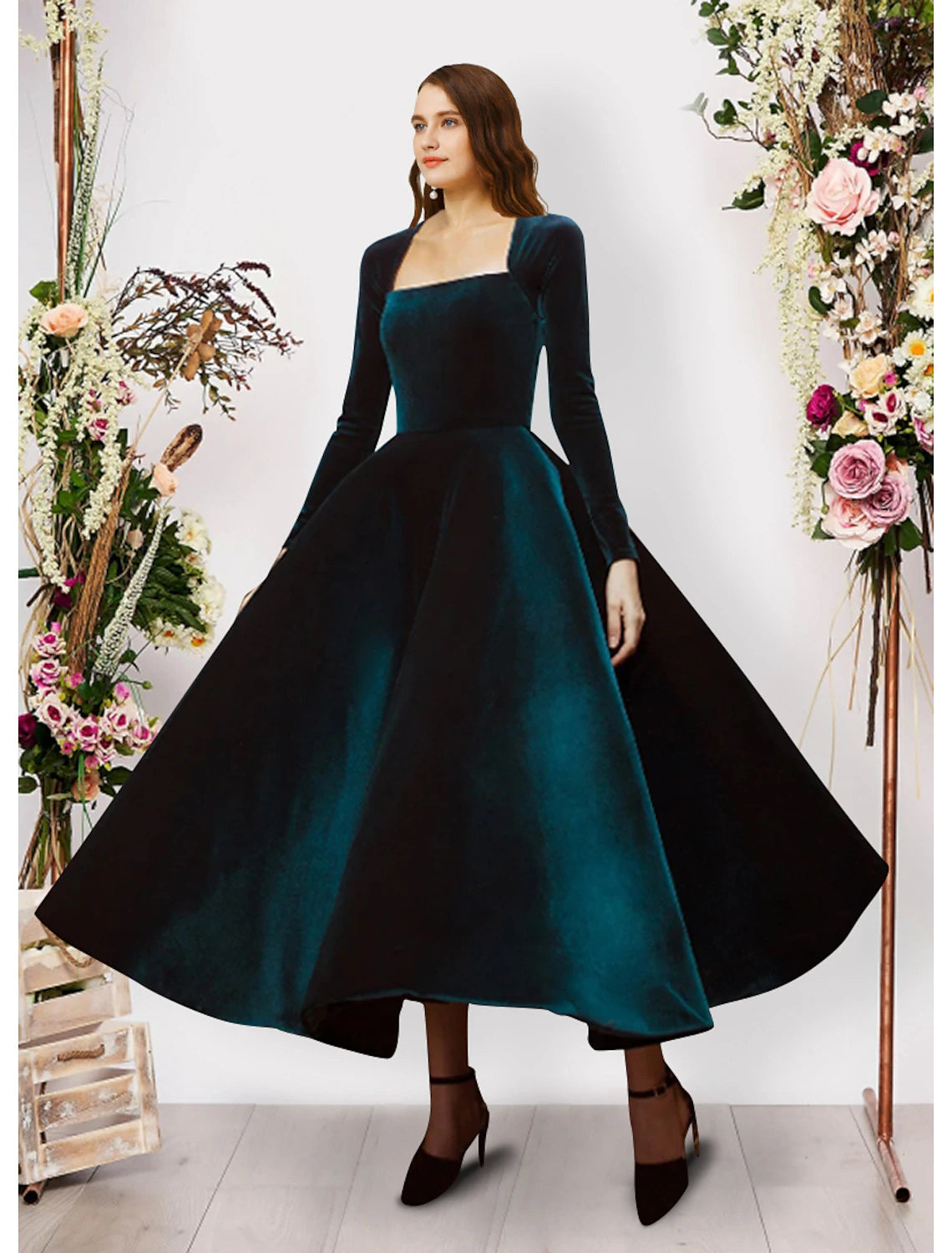 Women's Vintage Attire Ball Gown Evening Gown Vintage Dress Prom Formal Evening Ankle Length Long Sleeve Square Neck Velvet with Pure Color