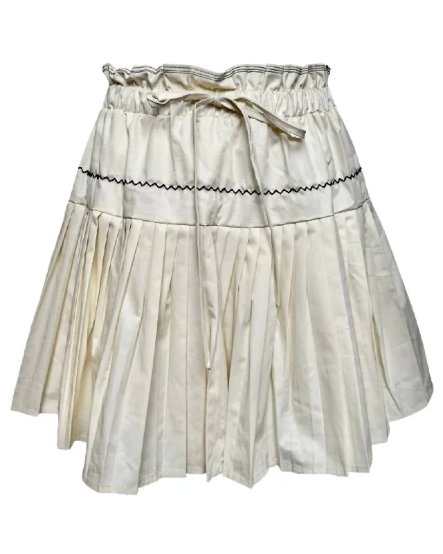 Women's Clothing For Holiday Travel Women's Pleated Mini Skirt In Cream